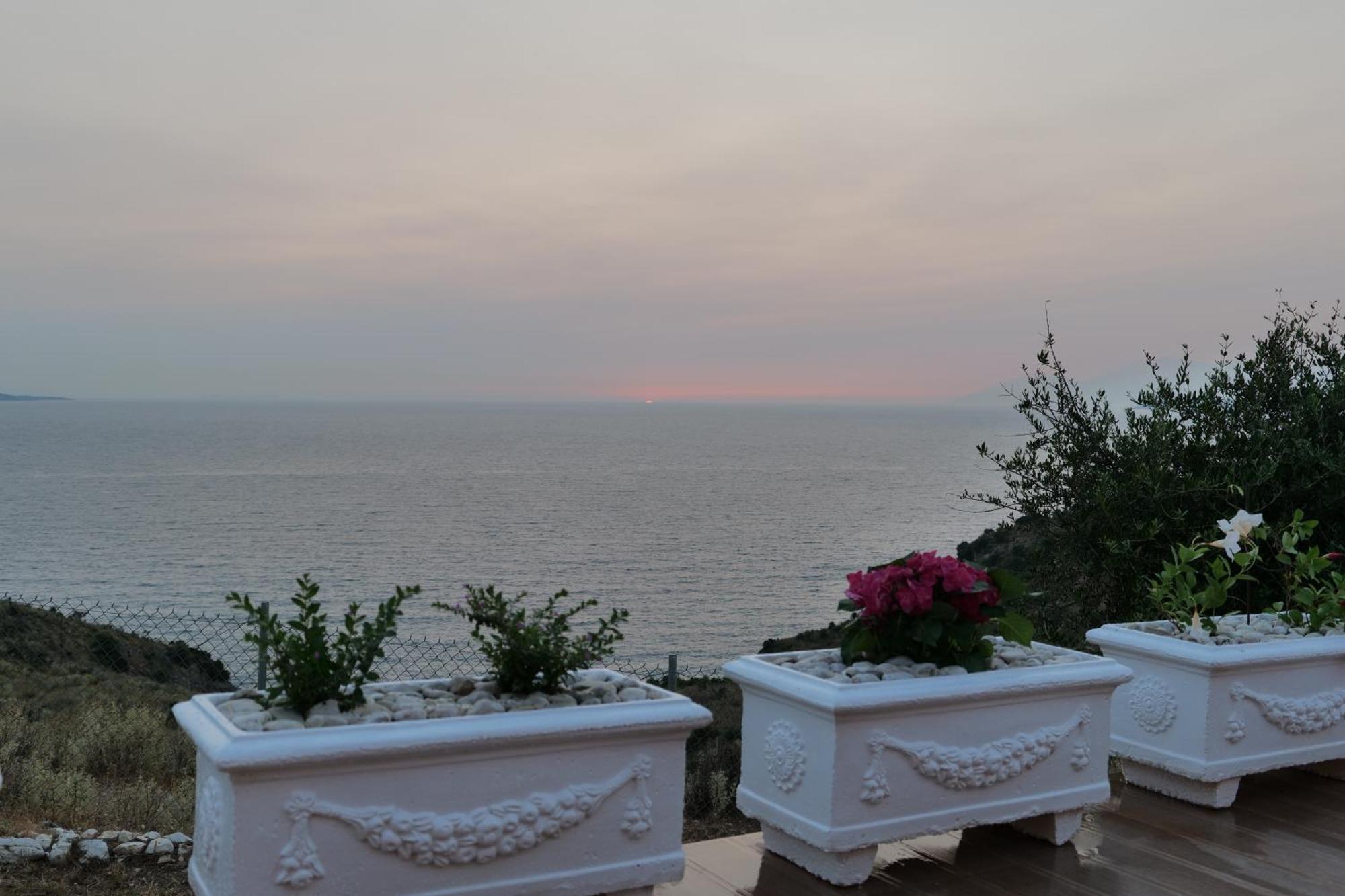 Twins Villa Sarandë Eksteriør billede